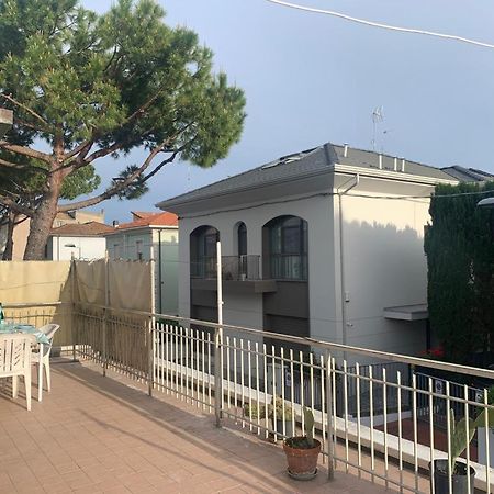 Appartamento Betti, San Giuliano Mare Rímini Exterior foto